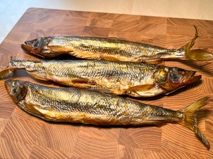 Окунь морской холодного копчения: Корюшка х/к (крупная)