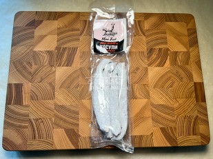 Чипсы: Колбаски сыровяленые Mini Fuet 