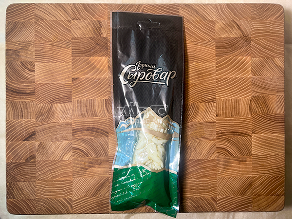 Сыр 100 гр ГОРНЫЙ СЫРОВАР (Косичка с укропом и чесноком) в Ногинске